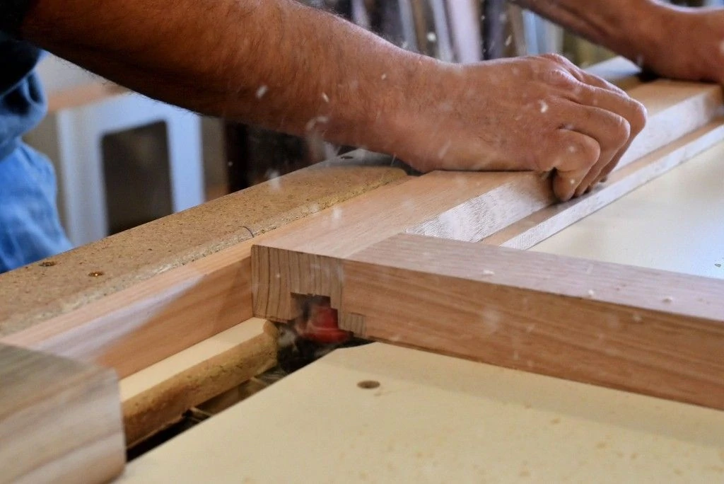 Urban Bifolds Channel
Groove  Cutting